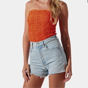 Very cute orange tube top!!! Perfect for going out on Halloween/fall!